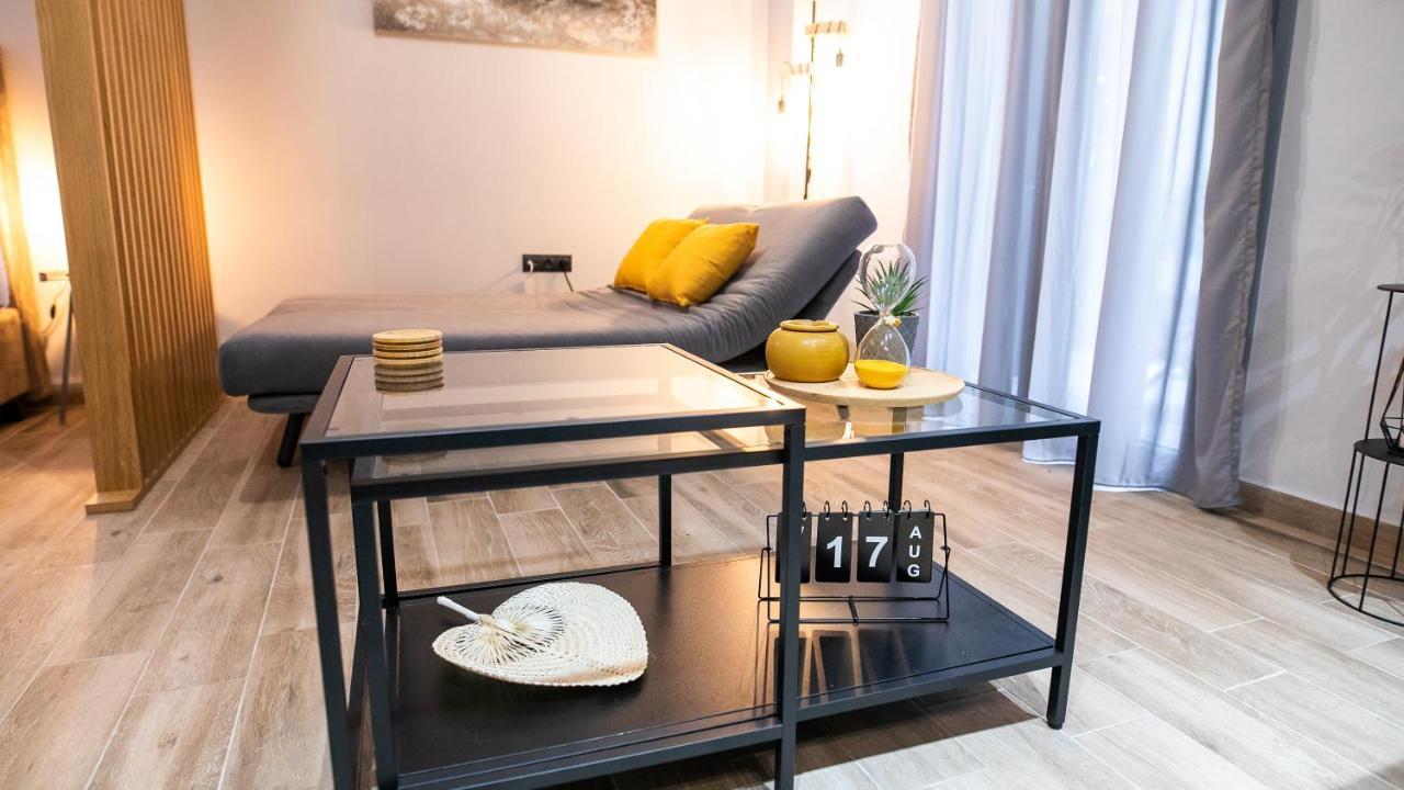 Hesperides Garden Apartment เอเธนส์ ภายนอก รูปภาพ